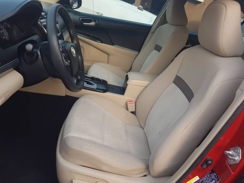 Thumbnail 9 of 2013 Toyota Camry le